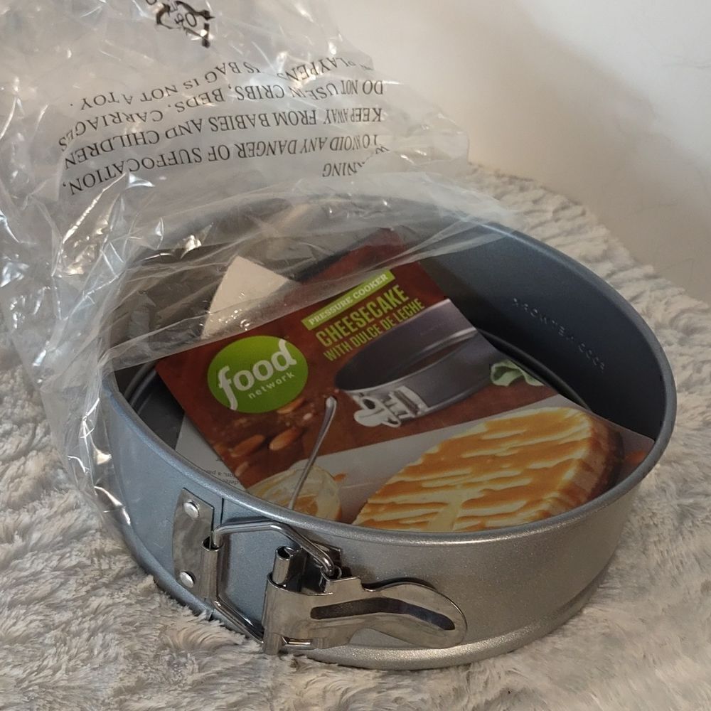 New Food Network Pressure Cooker 7" Springform Pan - Picture 4 of 5